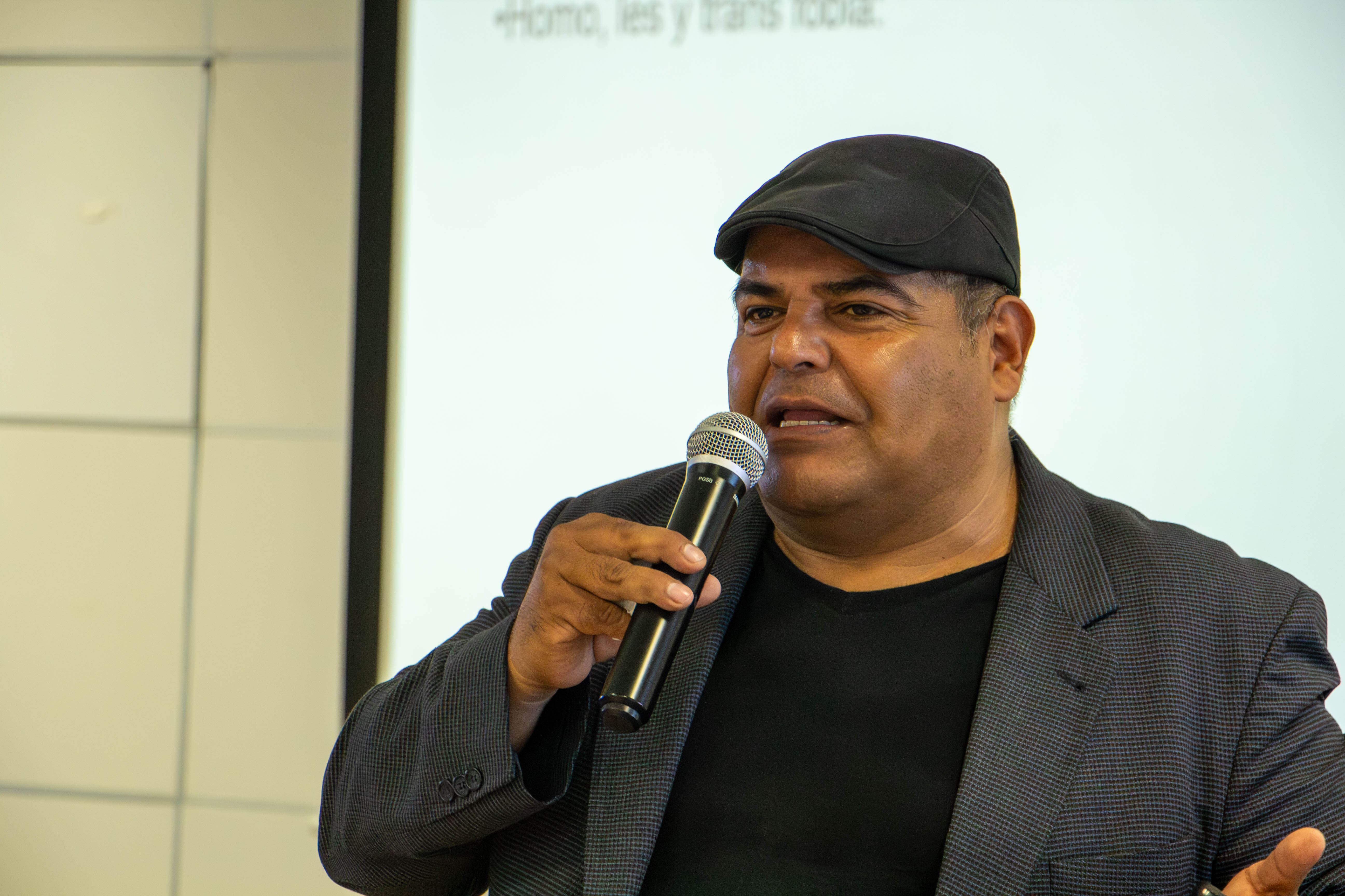 Autoridades del CUCEA reflexionan sobre masculinidades y violencia de género en jornada formativa