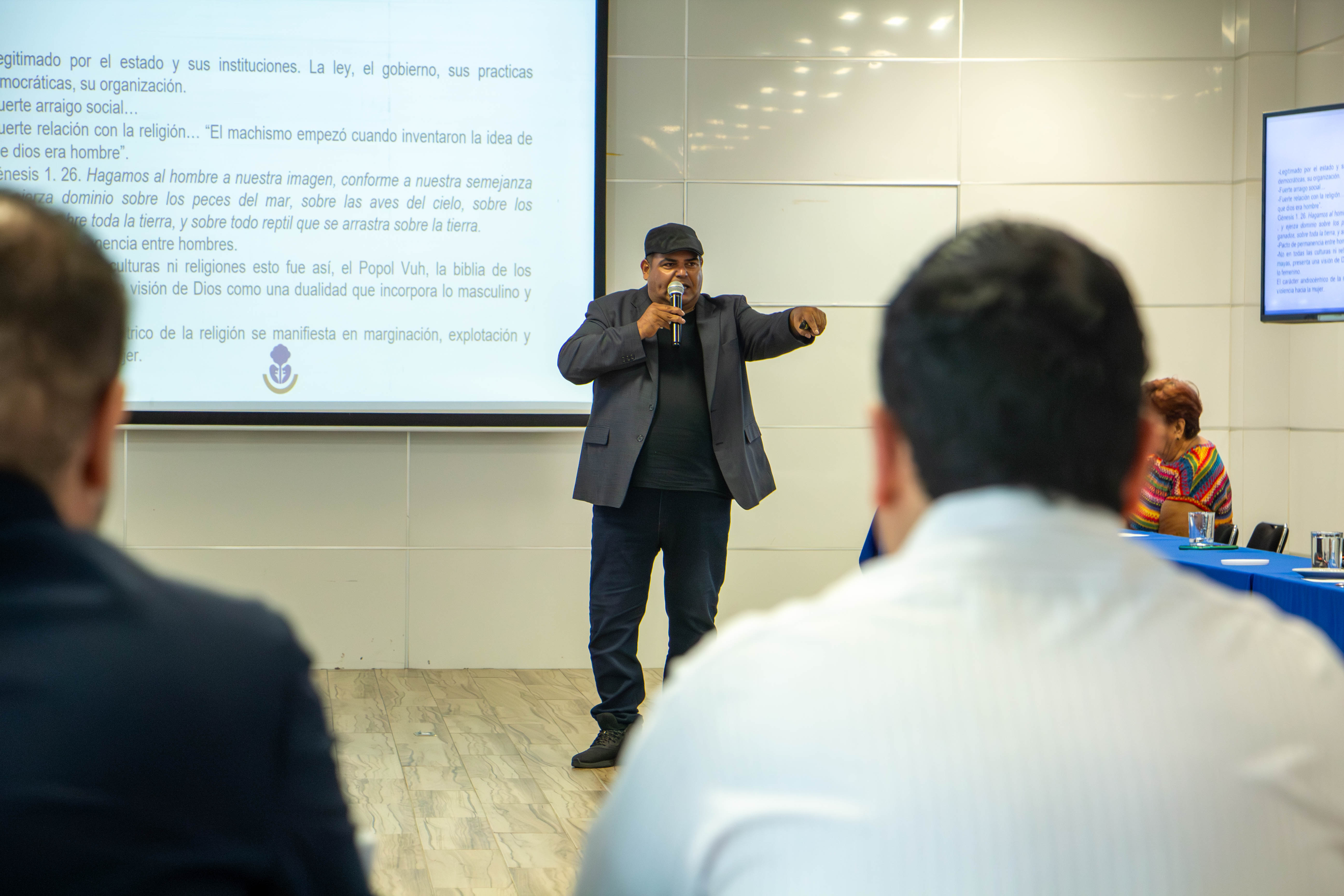 Autoridades del CUCEA reflexionan sobre masculinidades y violencia de género en jornada formativa