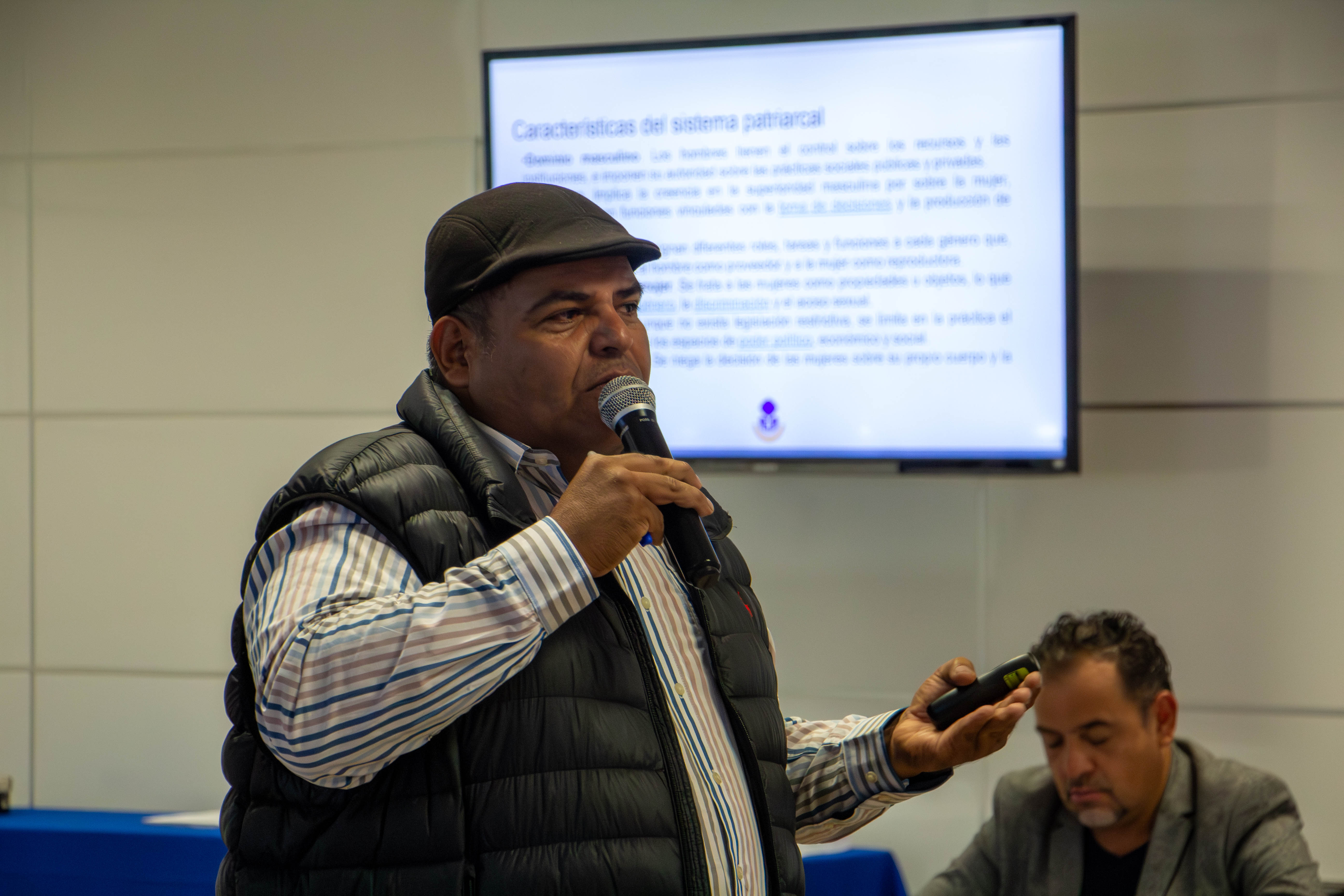 Autoridades del CUCEA reflexionan sobre masculinidades y violencia de género en jornada formativa